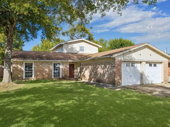 2402 21st Ave N, Texas City, TX 77590